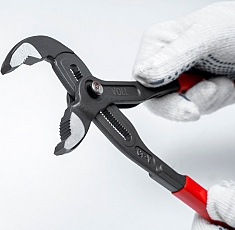 Использование клещей переставных с механизмом быстрой фиксации Voll Cobra 12 (300 мм), CrV