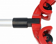 Крепление рукоятки к корпусу ручного роторного трубореза Reed Low Clearance Rotary Cutter LCRC8I