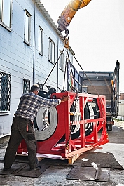 Погрузка гидравлических стыковых сварочных аппаратов для пнд труб Gas Fusion Red-1200 Погрузка гидравлических стыковых сварочных аппаратов для пнд труб Gas Fusion Red-1200